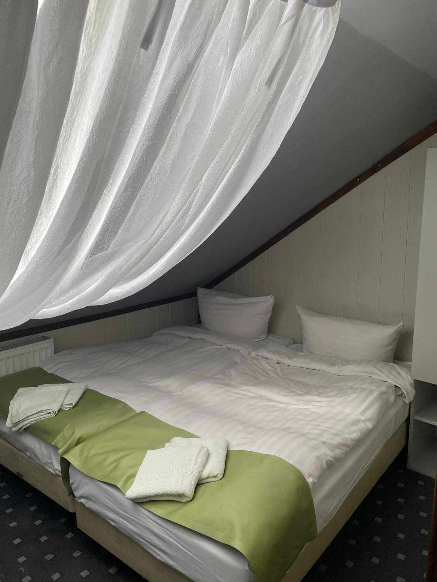 Hotel Keszyca Lesna エクステリア 写真