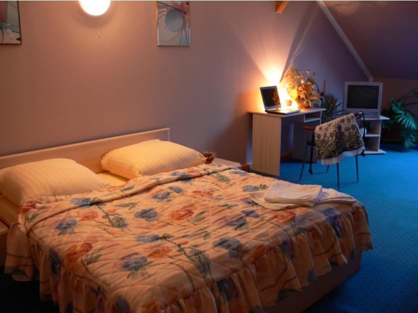 Hotel Keszyca Lesna エクステリア 写真